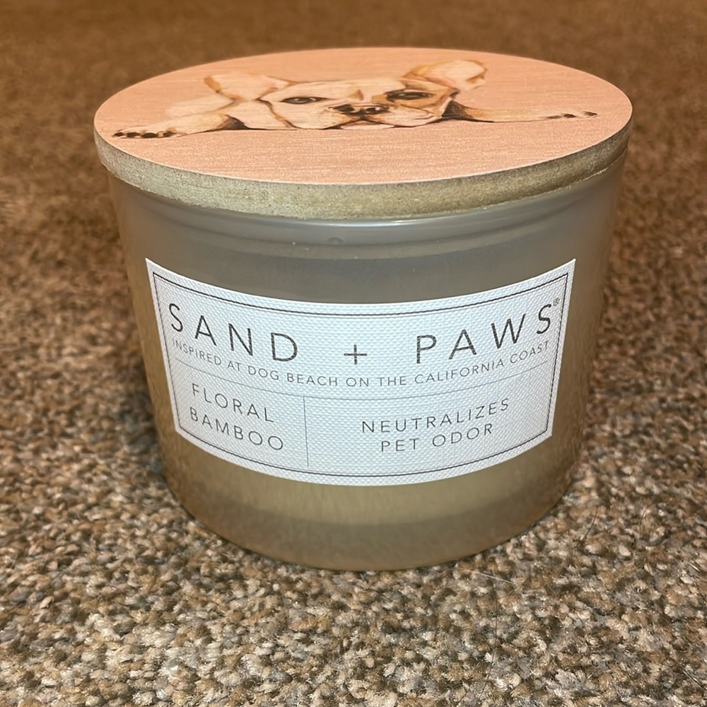 NWOT.  Sand + Paws, 12oz., 2-Wick Jar Candle with lid